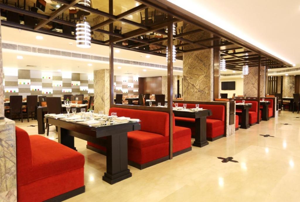 Golden Tulip Jaipur Hotel Exterior photo