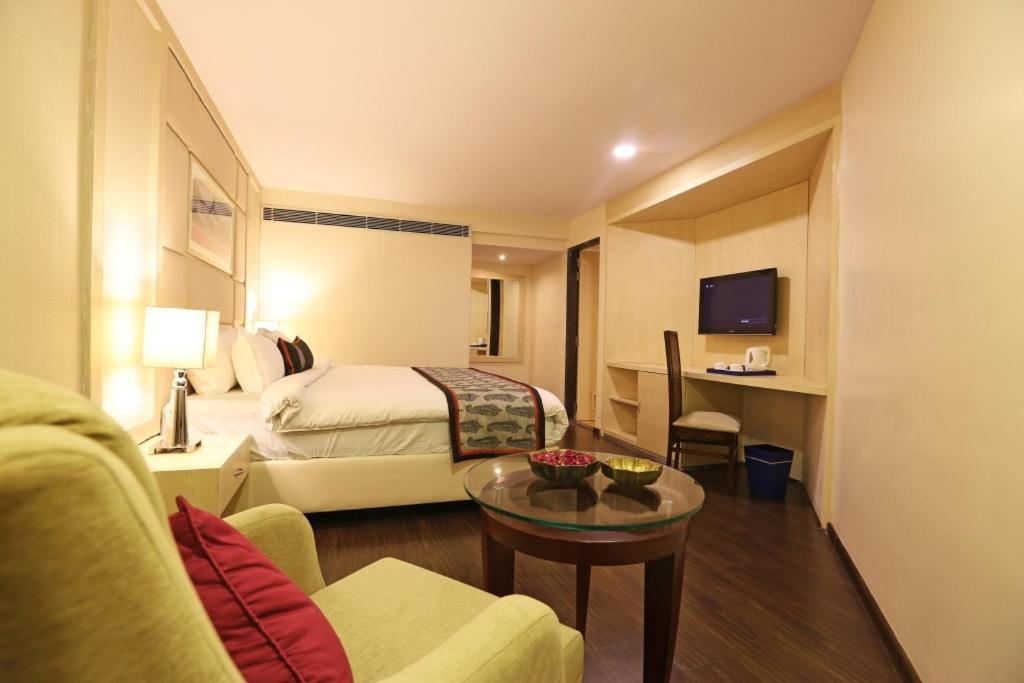 Golden Tulip Jaipur Hotel Exterior photo
