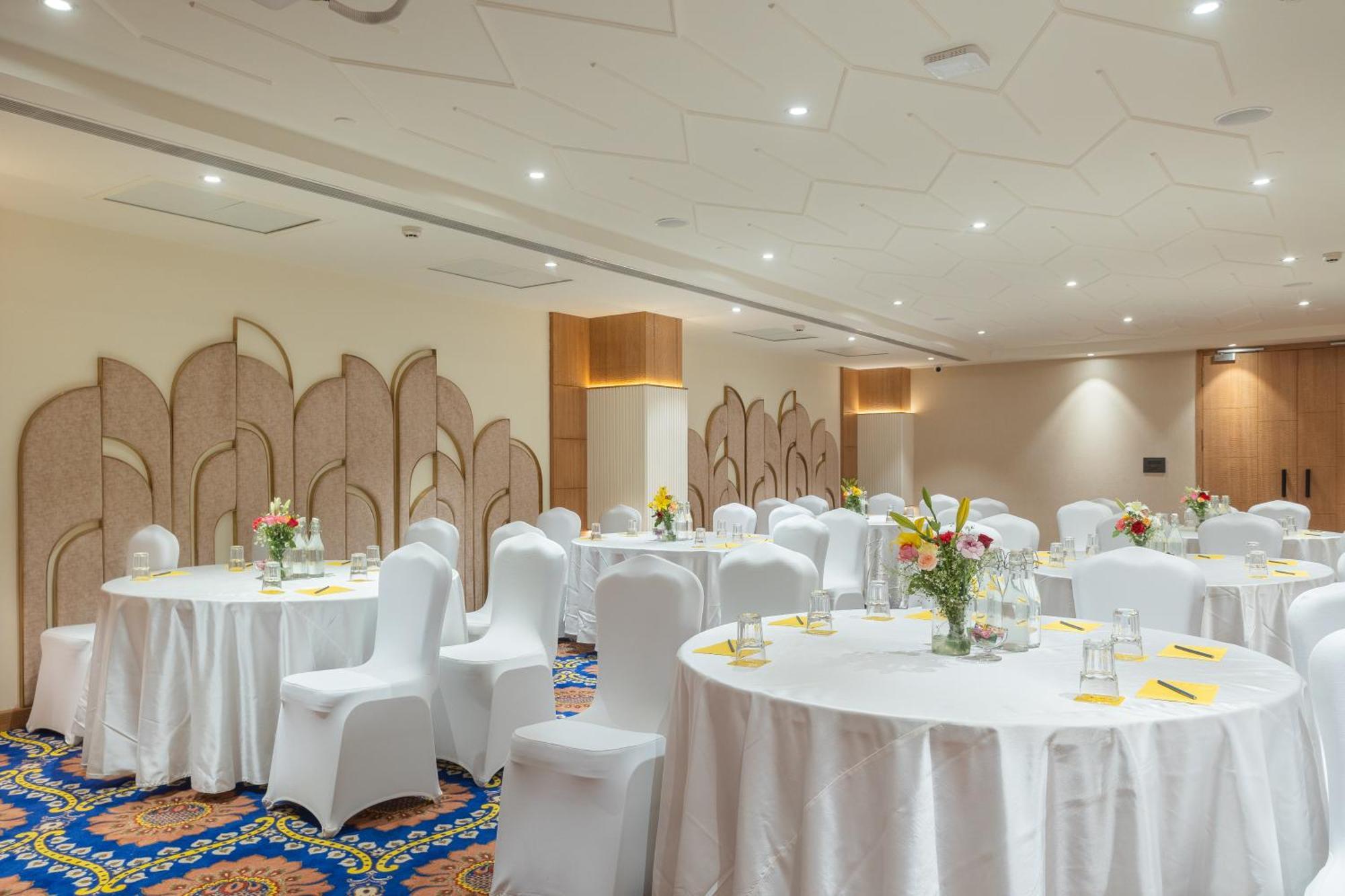 Golden Tulip Jaipur Hotel Exterior photo