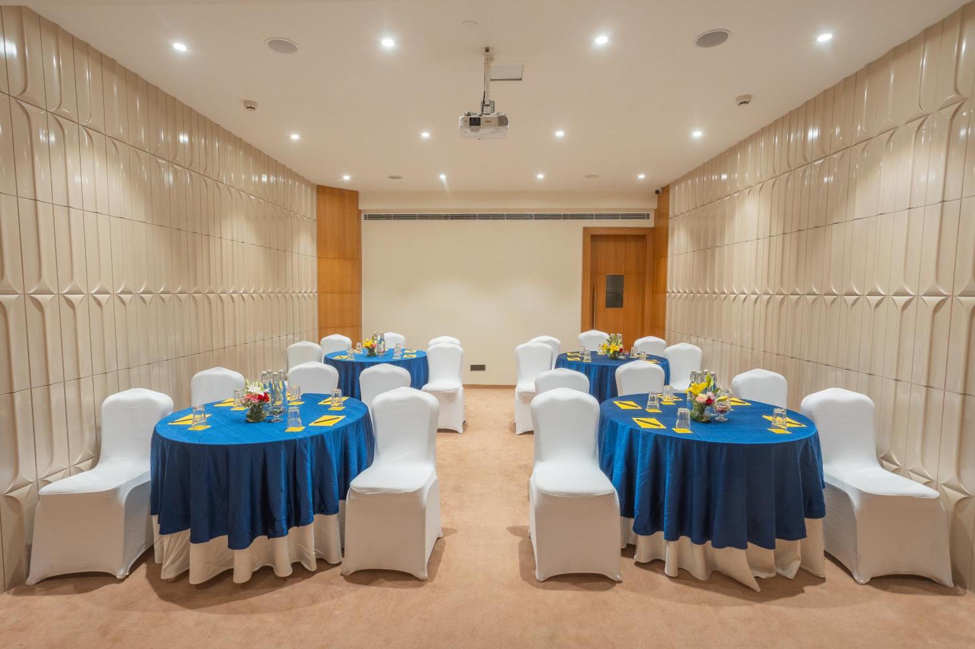 Golden Tulip Jaipur Hotel Exterior photo