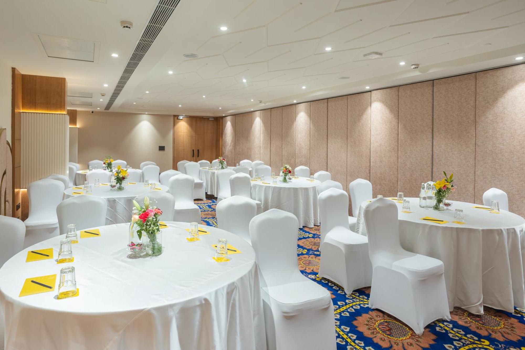 Golden Tulip Jaipur Hotel Exterior photo