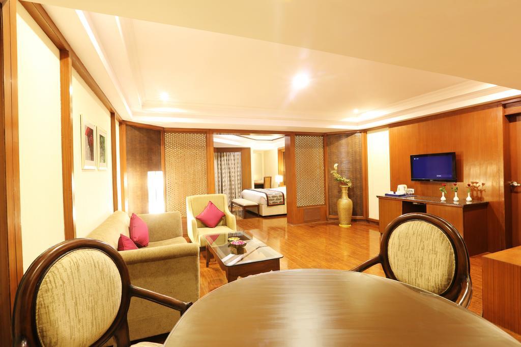 Golden Tulip Jaipur Hotel Exterior photo