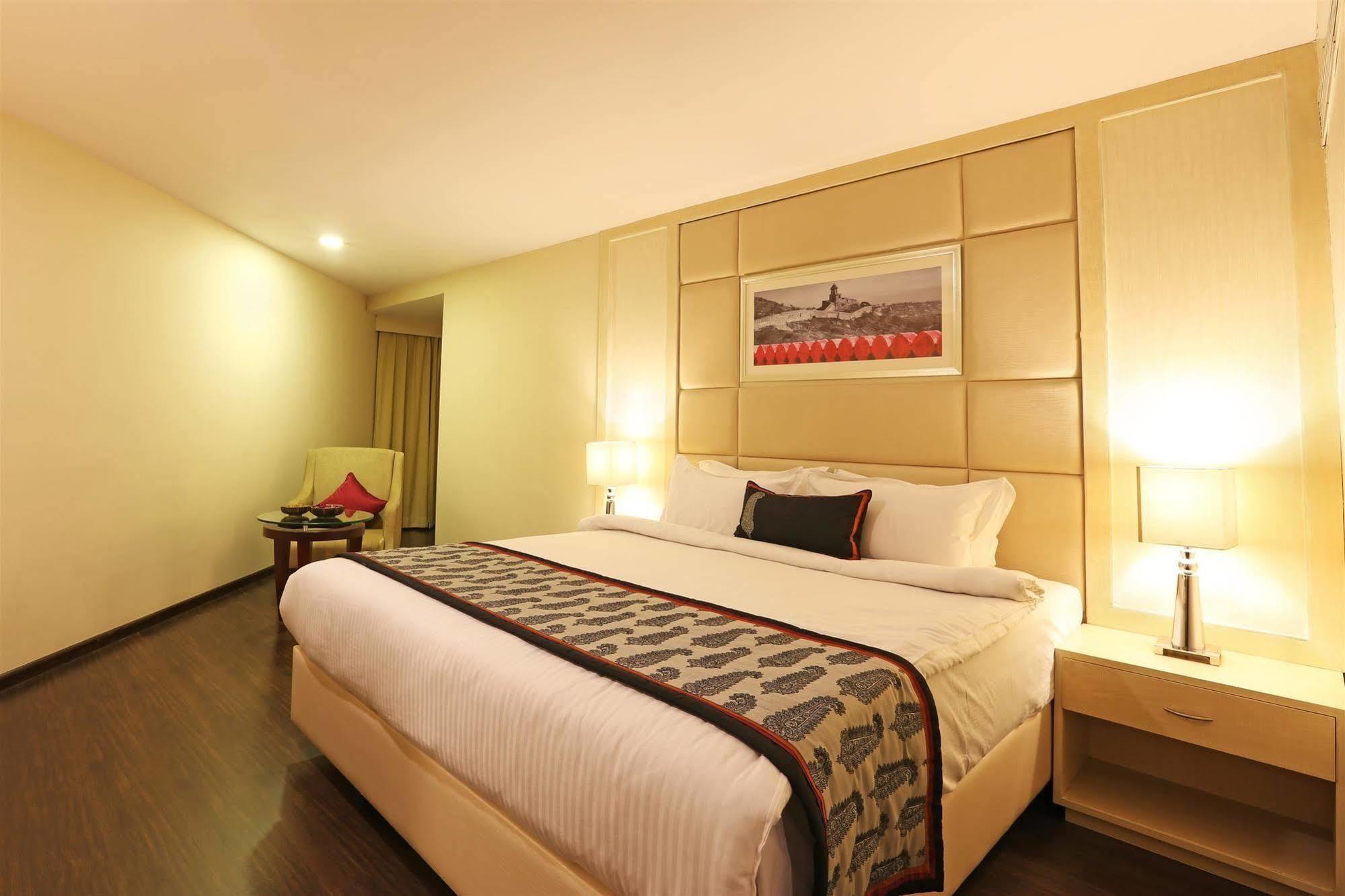 Golden Tulip Jaipur Hotel Exterior photo